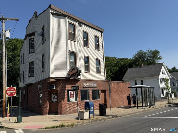 Property Photo:  1362 State Street  CT 06511 
