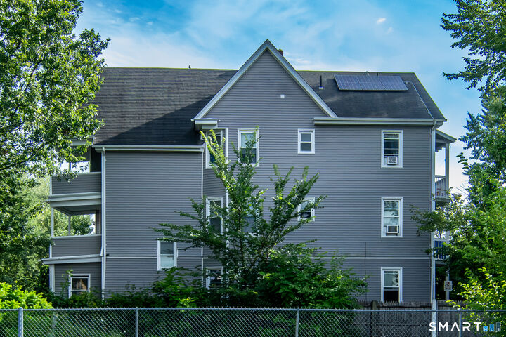 Property Photo:  395 Woodland Street  CT 06112 