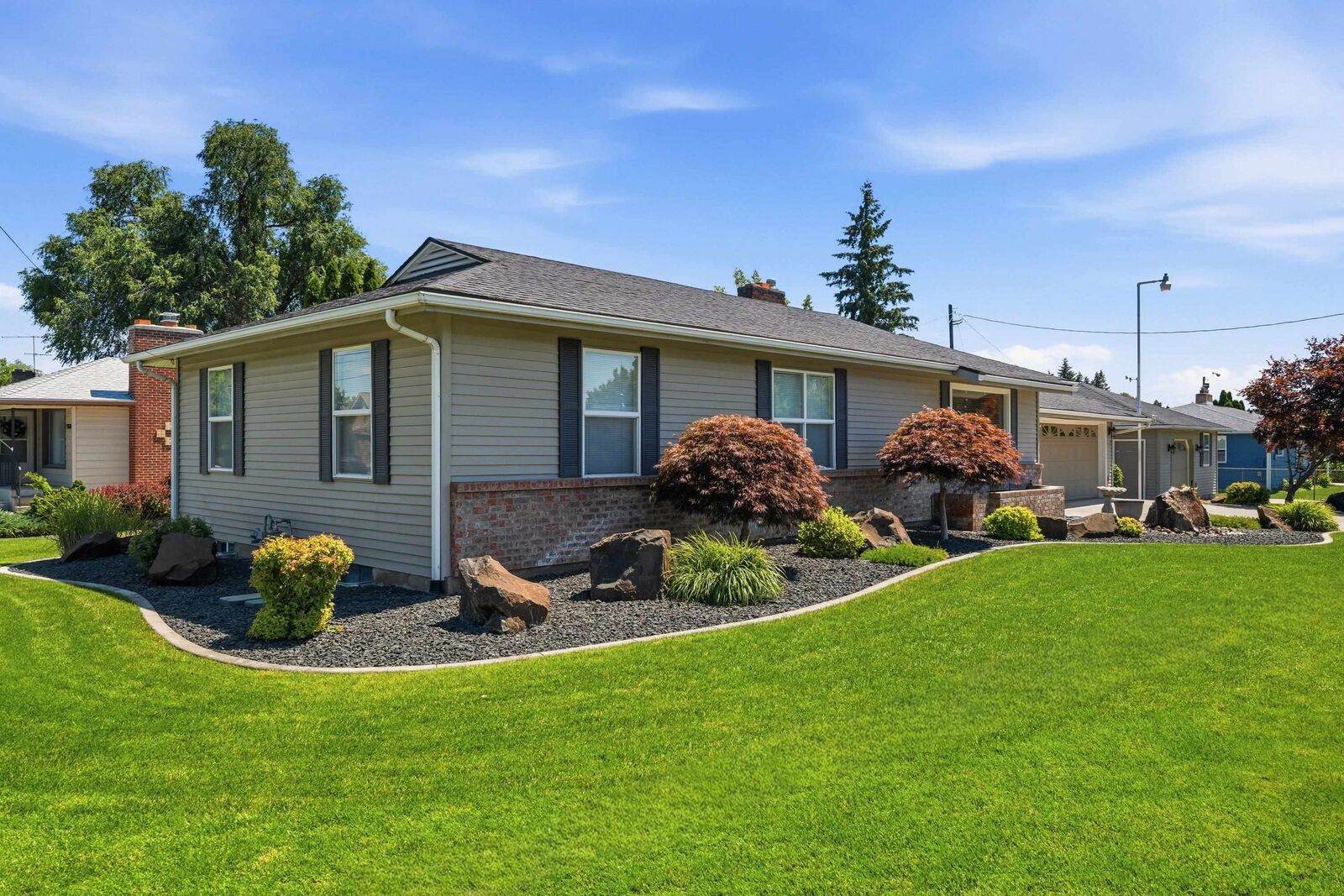Property Photo: 1116 S Willow Rd WA 99206