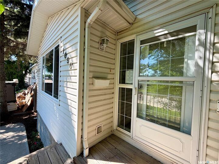 Property Photo: 1050 Hochelaga Street W SK S6H 2H9