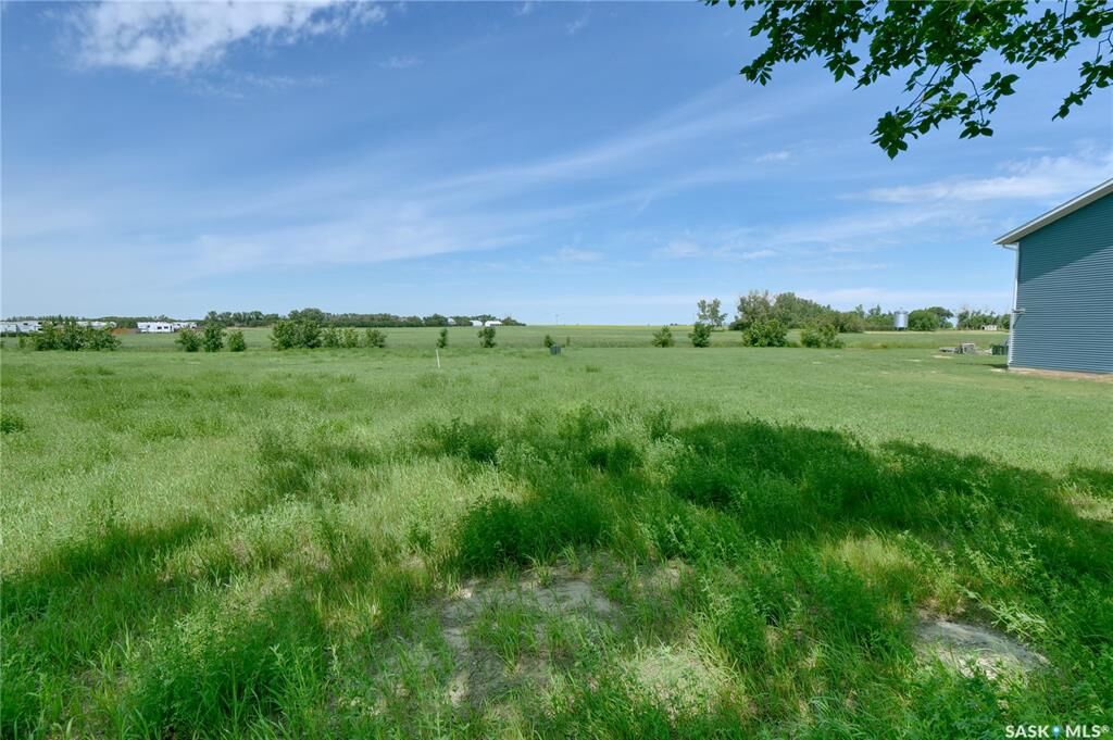 Property Photo:  327 King Street  SK S0H 1J0 