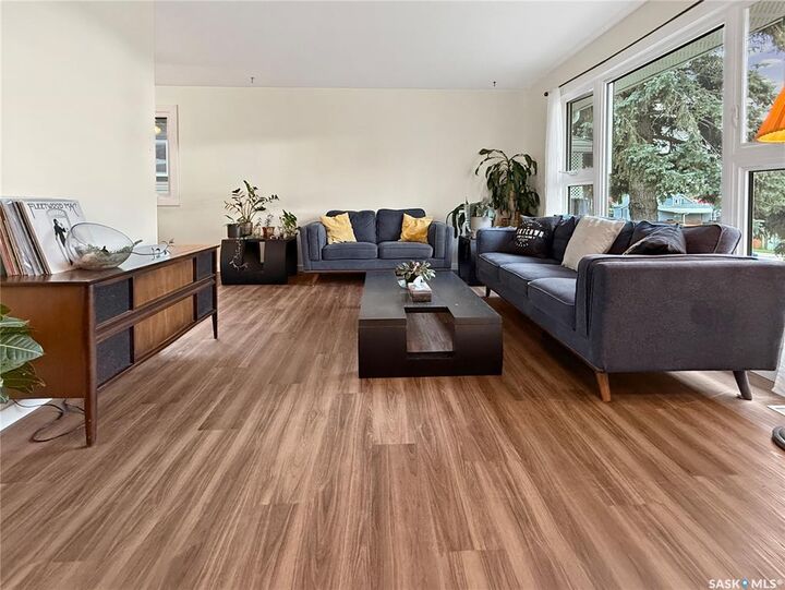 Property Photo: 33 7th Avenue NE SK S9H 2N2