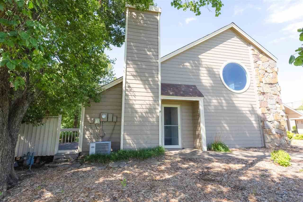 Property Photo:  903 W Parkway Drive  OK 74075 