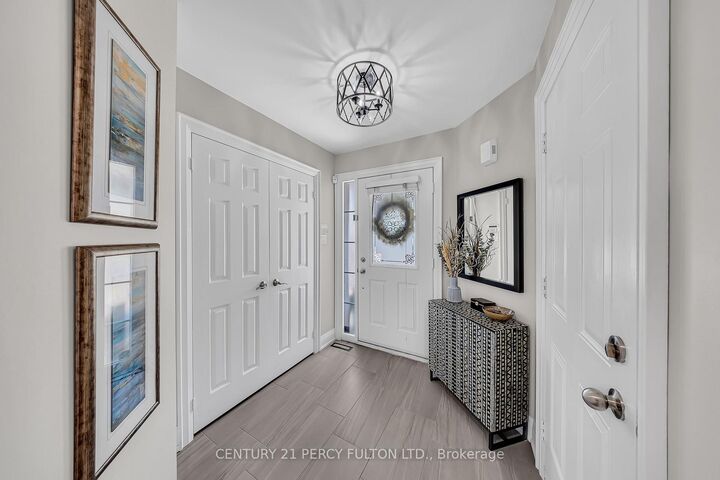 Property Photo:  25 Jonesridge Drive  ON L1T 4Z6 