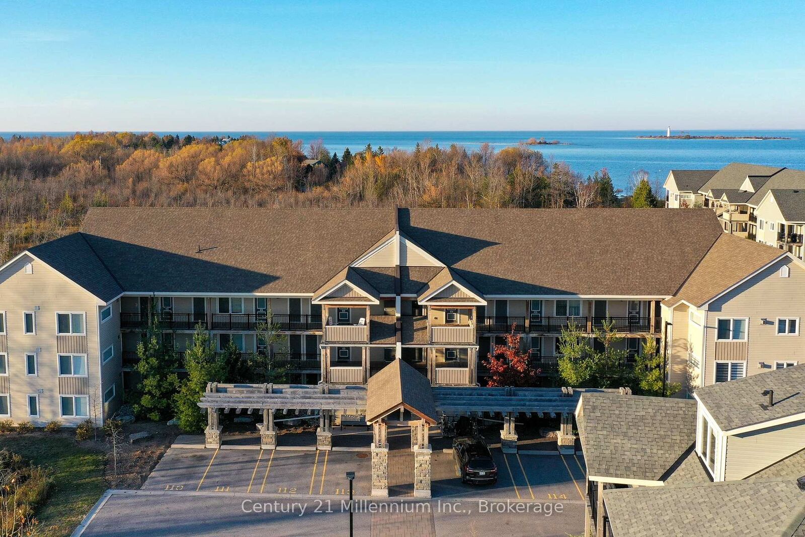 Property Photo: 6 Anchorage Crescent 307 ON L9Y 0Y6