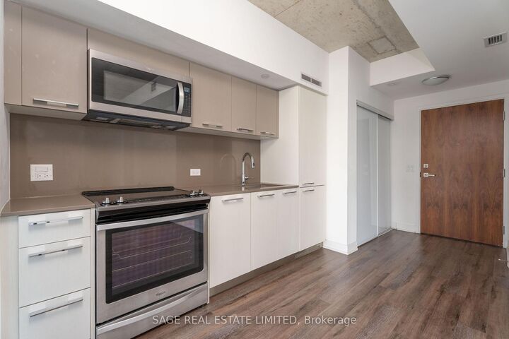 Property Photo:  15 Baseball Place 1102  ON M4M 0E6 