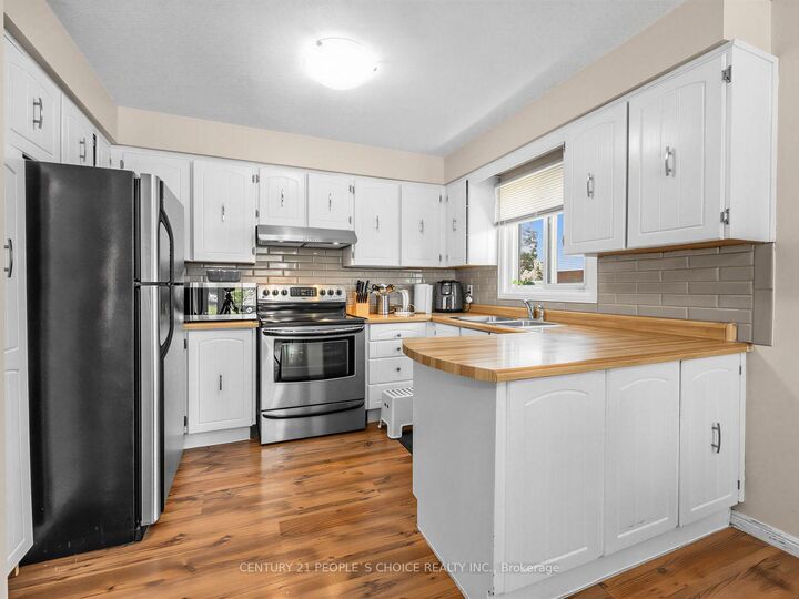 Property Photo:  128 Primrose Crescent  ON L6Z 1E3 