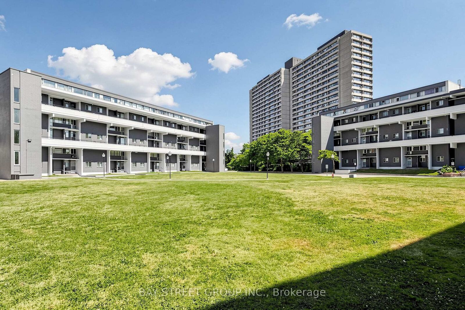 Property Photo: 55 Sunny Glenway 302 ON M3C 2Z5