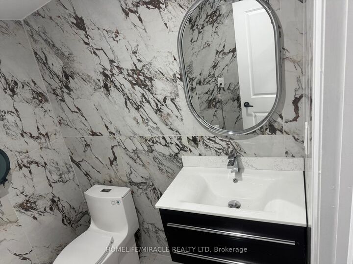 Property Photo:  69 Southworth Street N  ON L3B 1Y3 