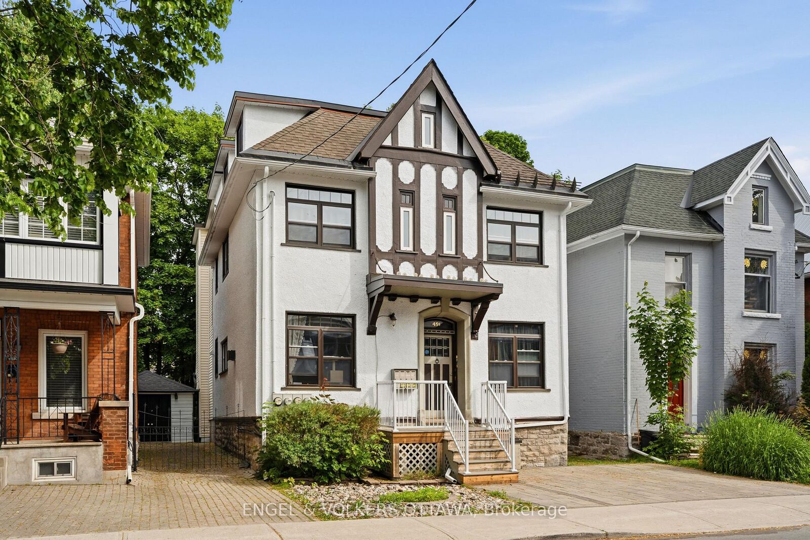 Property Photo: 491 McLeod Street ON K1R 5P7