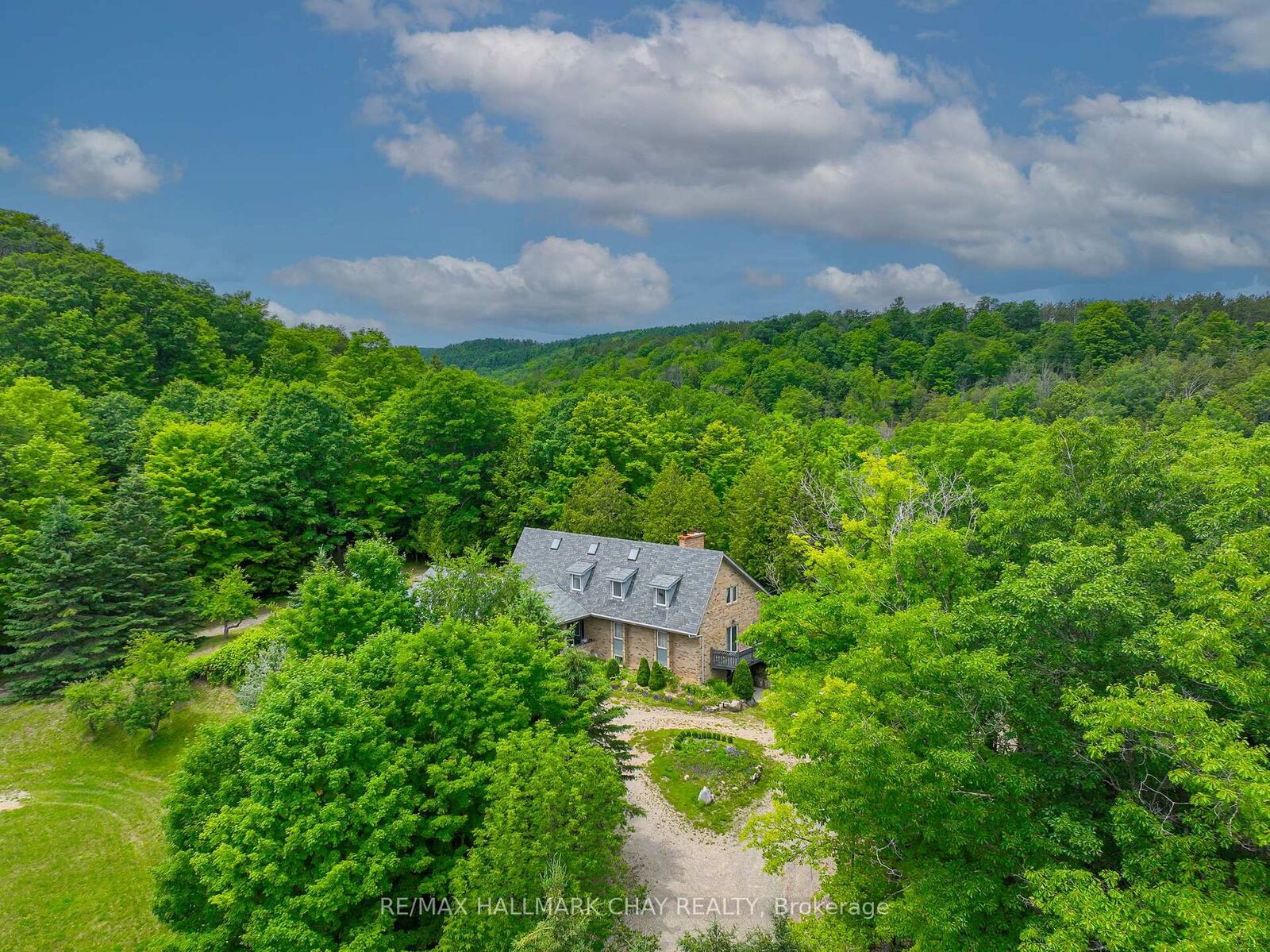 Property Photo:  718078 1st Line East Line  ON L9V 0G3 