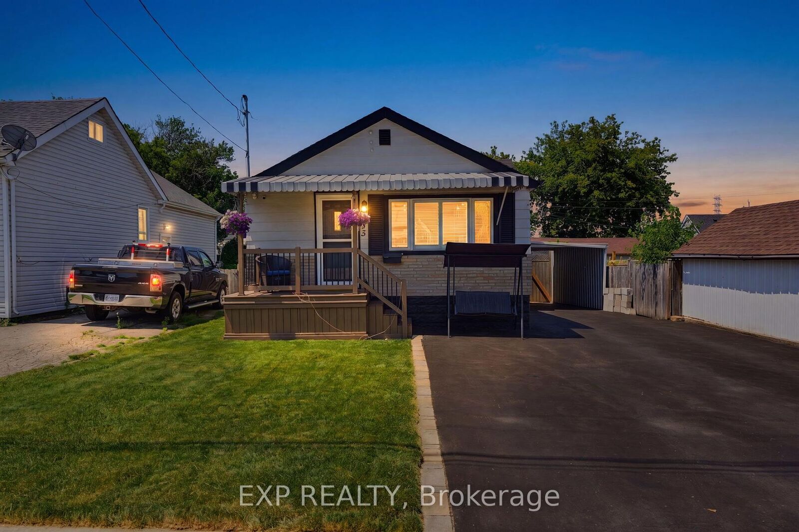 Property Photo: 735 Dunn Avenue ON L8H 6M7