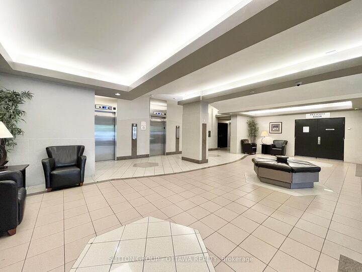 Property Photo:  900 Dynes Road 704  ON K2C 3L6 