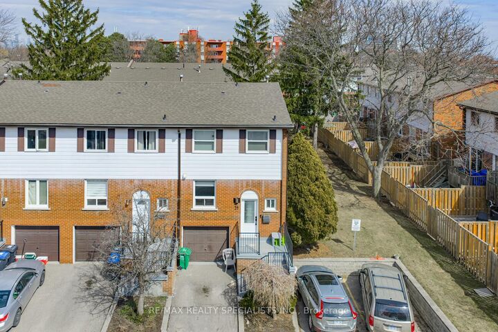 Property Photo:  2445 Homelands Drive 25  ON L5K 2C6 