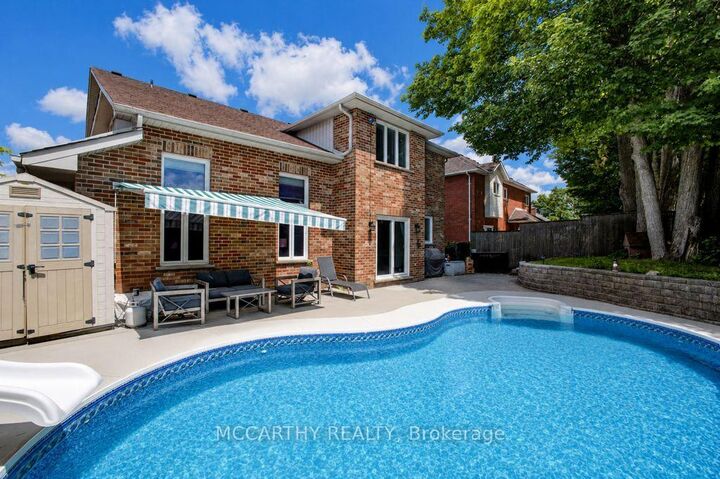 423 Old Village Lane — photo 1