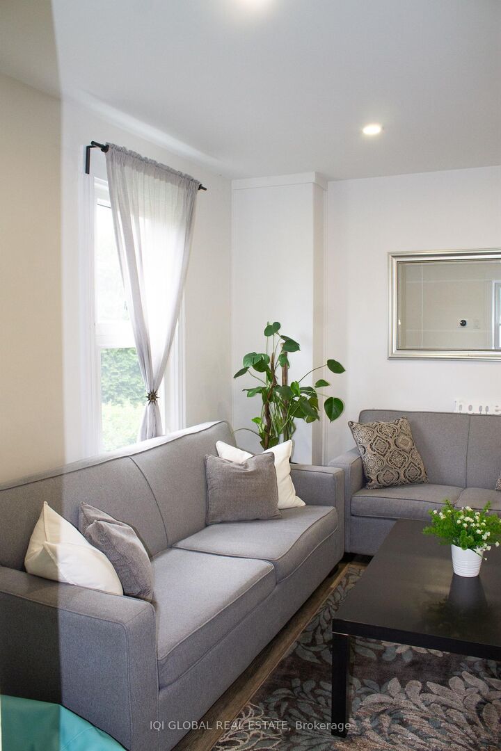 Property Photo:  65 Holmes Avenue  ON L8S 2K8 