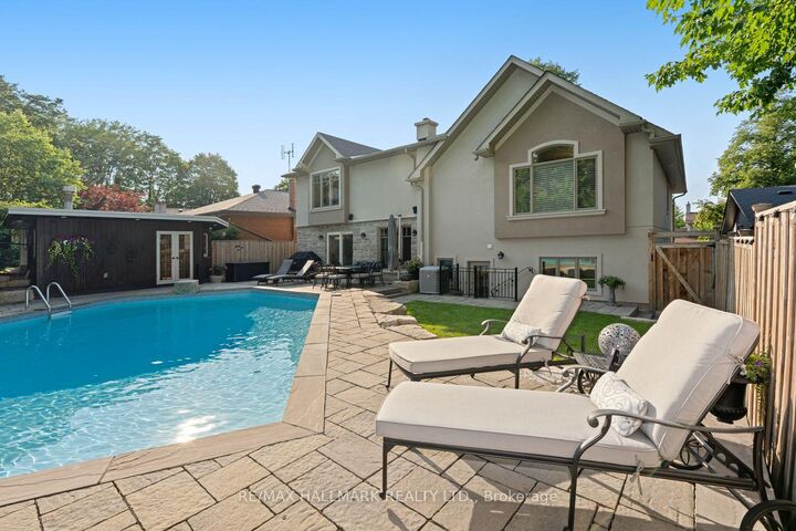 25 Queensborough Crescent — photo 1