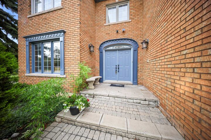 Property Photo: 5109 Elderview Court ON L5M 5A9