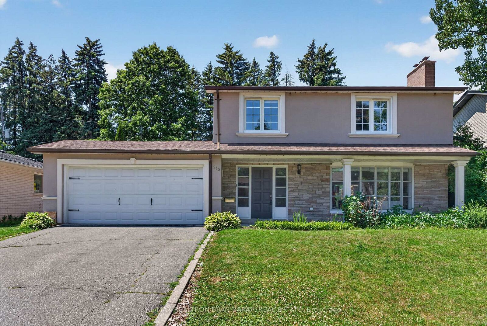 Property Photo: 215 Grandview Avenue ON L3T 1J3