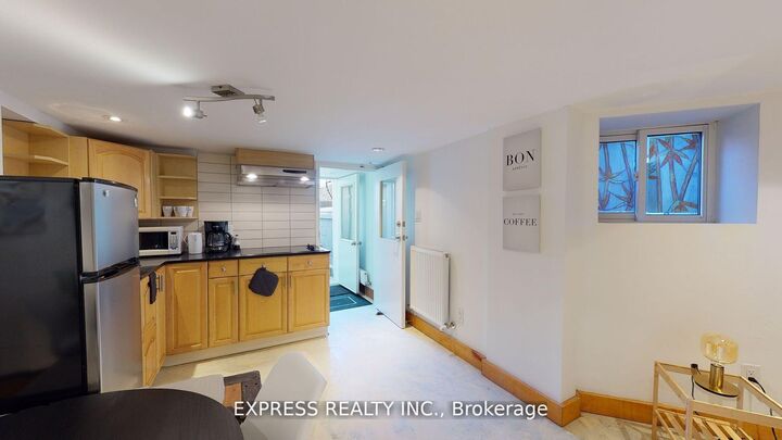 Property Photo:  146 Blackthorn Avenue Lower  ON M6N 3H8 