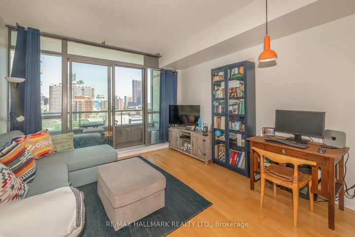Property Photo: 281 Mutual Street 1506 ON M4Y 3C4