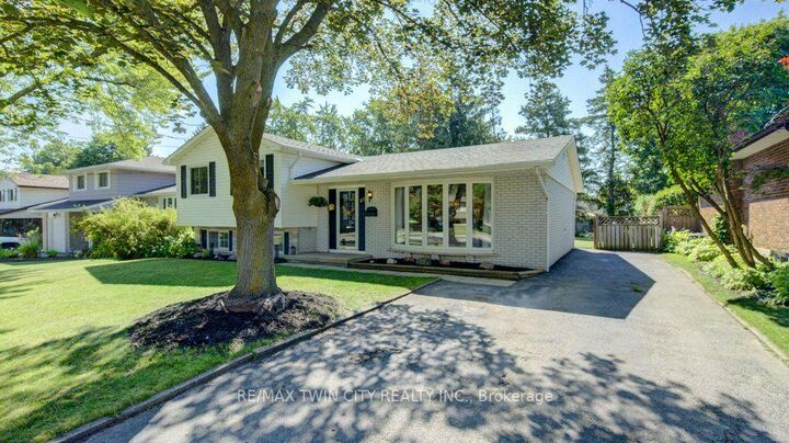 Photo de la propriété:  61 Windsor Street  ON N1E 3N3 