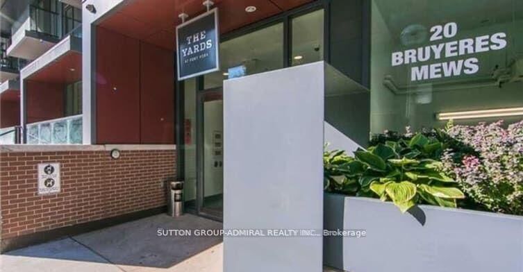 Photo de la propriété: 20 Bruyeres Mews 217 ON M5V 0G8