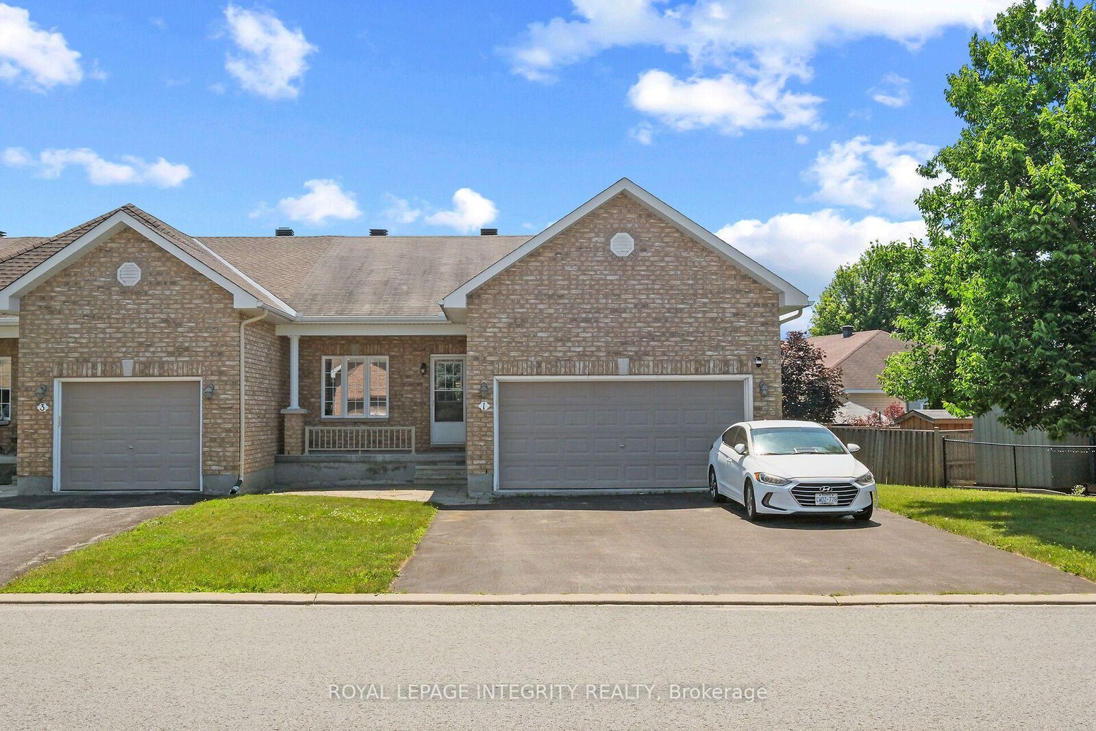 Property Photo:  1 Moe Robillard Street  ON K7S 0C2 