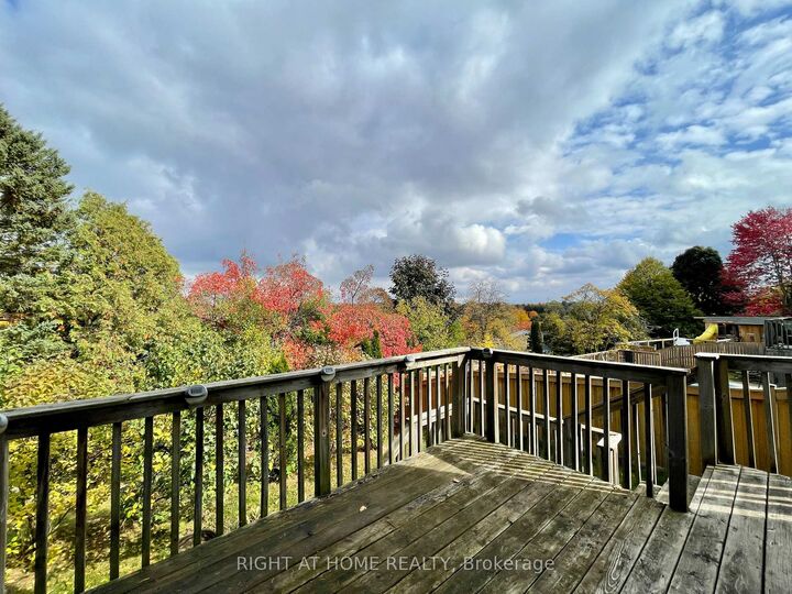 Property Photo:  183 Autumn Hill Crescent Upper  ON N2N 1K9 