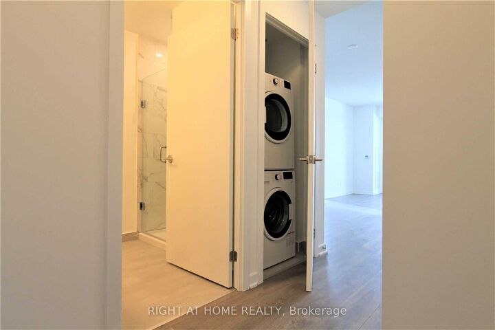 Property Photo:  38 Forest Manor Road 1702#  ON M2J 0H4 