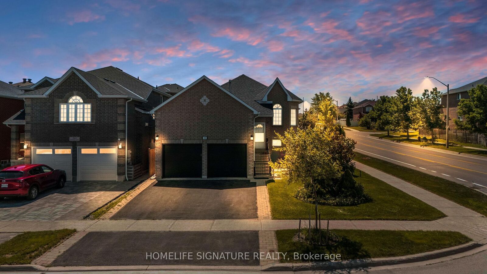 Property Photo: 239 Country Lane ON L4N 0W2