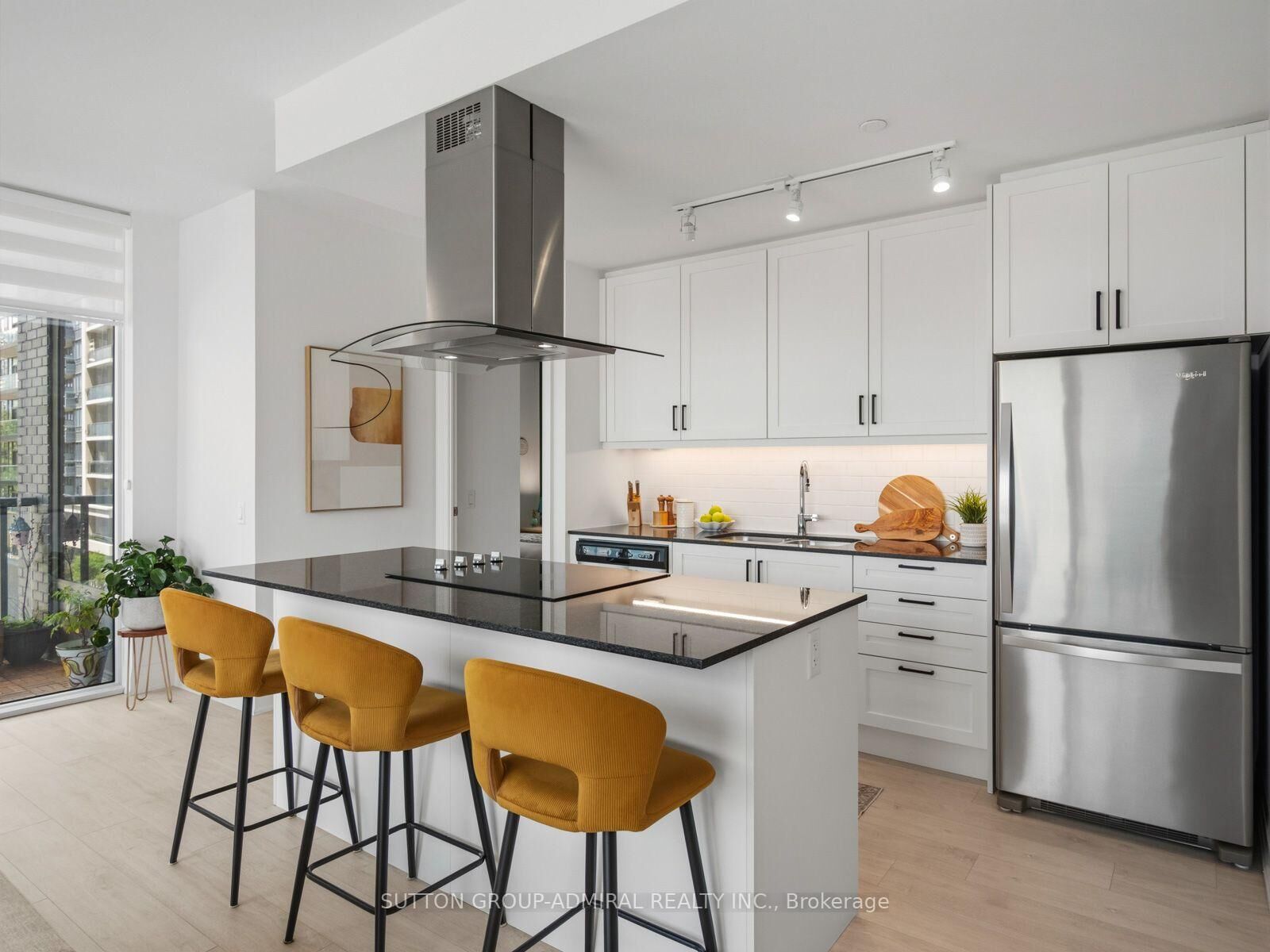 Property Photo: 10 Gatineau Drive 413 ON L4J 0L2