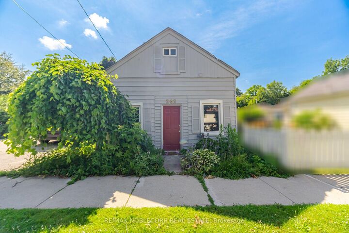 Property Photo: 262 Pine Street ON L9T 1K5