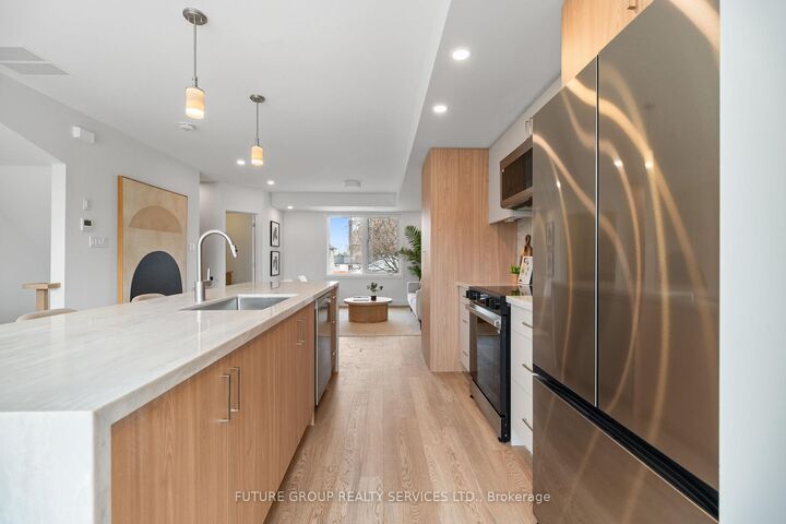 Property Photo:  34 Poplar Avenue Unit 3  ON M9B 3R4 