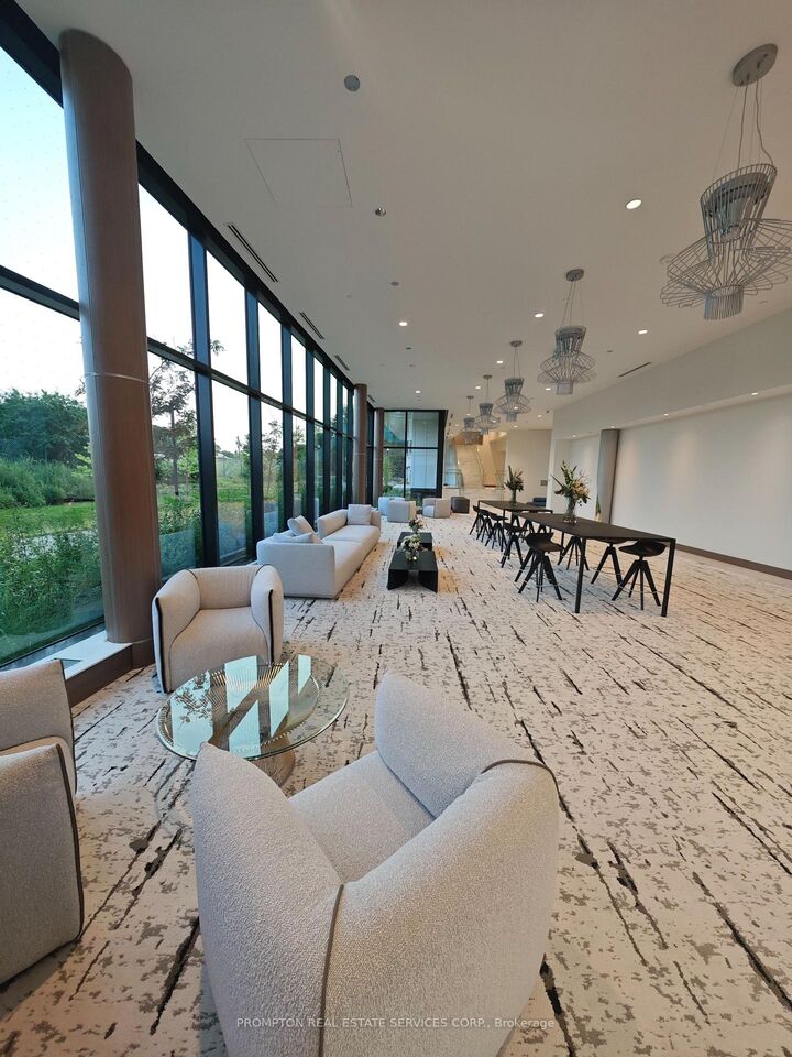 Property Photo: 25 McMahon Drive 1110 ON M2K 0J2