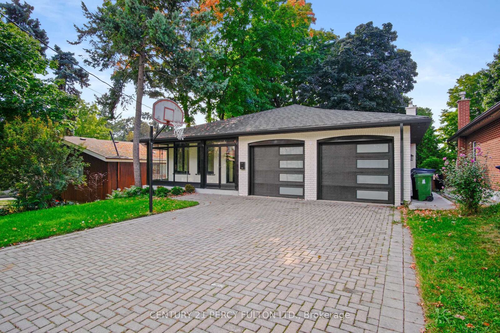 Property Photo: 78 Agincourt Drive ON M1S 1M6