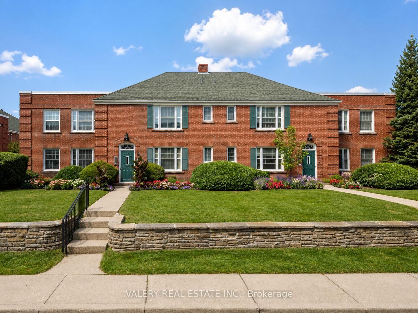 Property Photo: 2 Sutherland Drive L24 ON