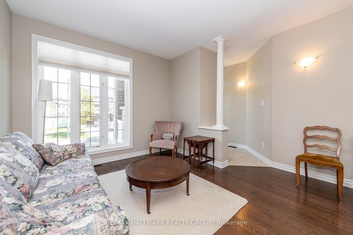 Property Photo: 226 Kinghaven Crescent ON K2M 0C2