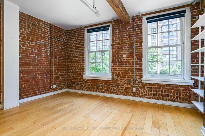 Property Photo:  81A Front Street E 210  ON M5E 1B8 