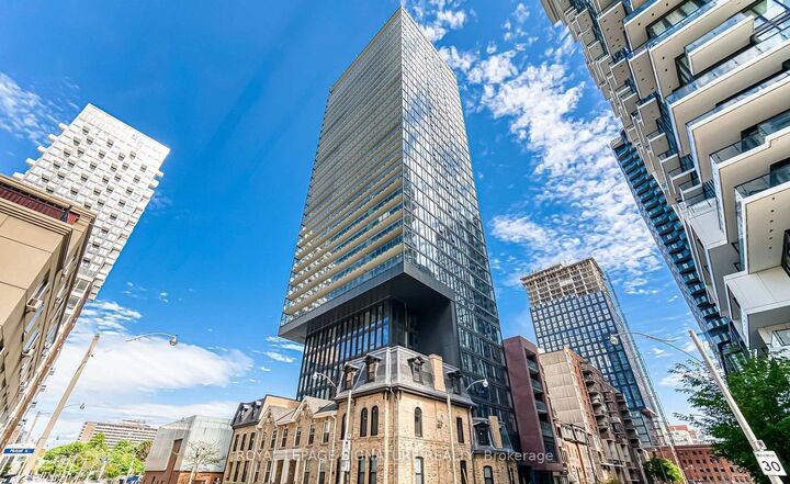 Property Photo: 47 Mutual St Street 406 ON M5B 0C6