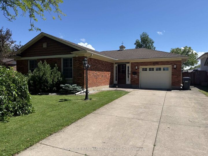 6998 Glengowan Crescent — photo 1