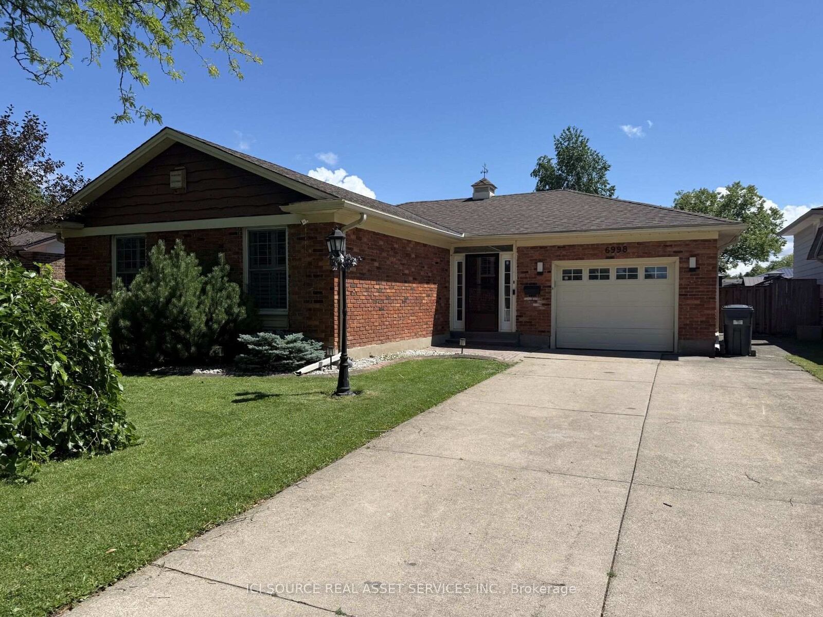 Property Photo: 6998 Glengowan Crescent ON L2J 3R8