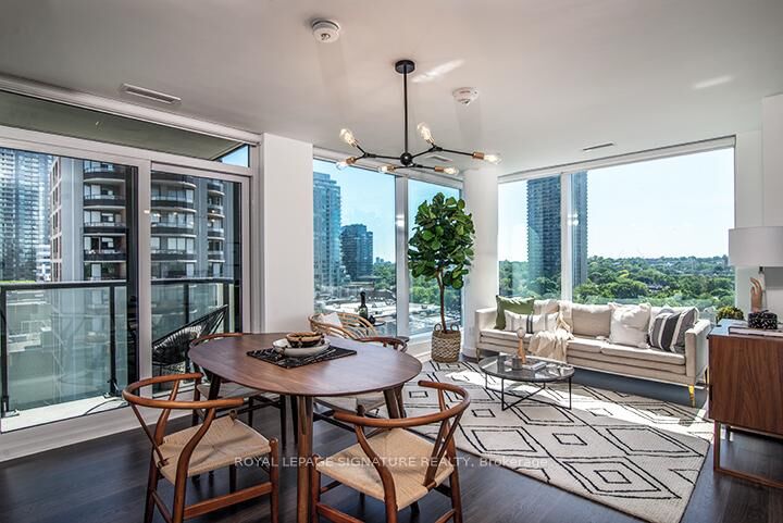 Property Photo:  18 Erskine Avenue 2509  ON M4P 0C9 