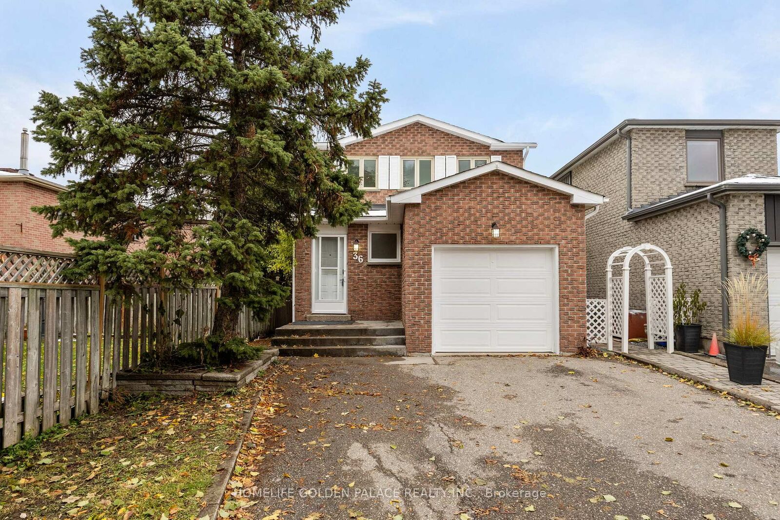 Property Photo: 36 Moonlight Lane ON L4C 8K4