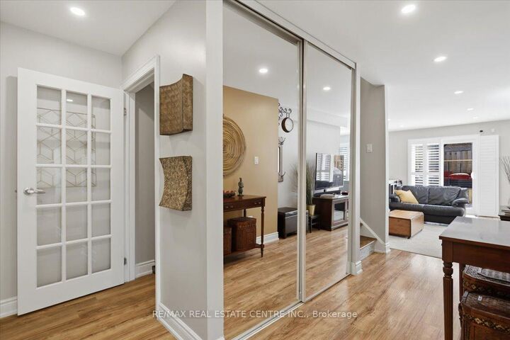Property Photo:  315 Woodlawn Crescent  ON L9T 4V8 