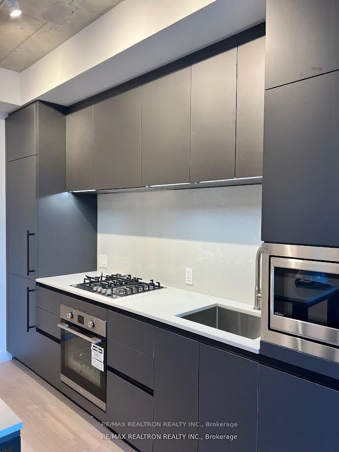 Property Photo: 1720 Bayview Avenue 403 ON M4G 3C4