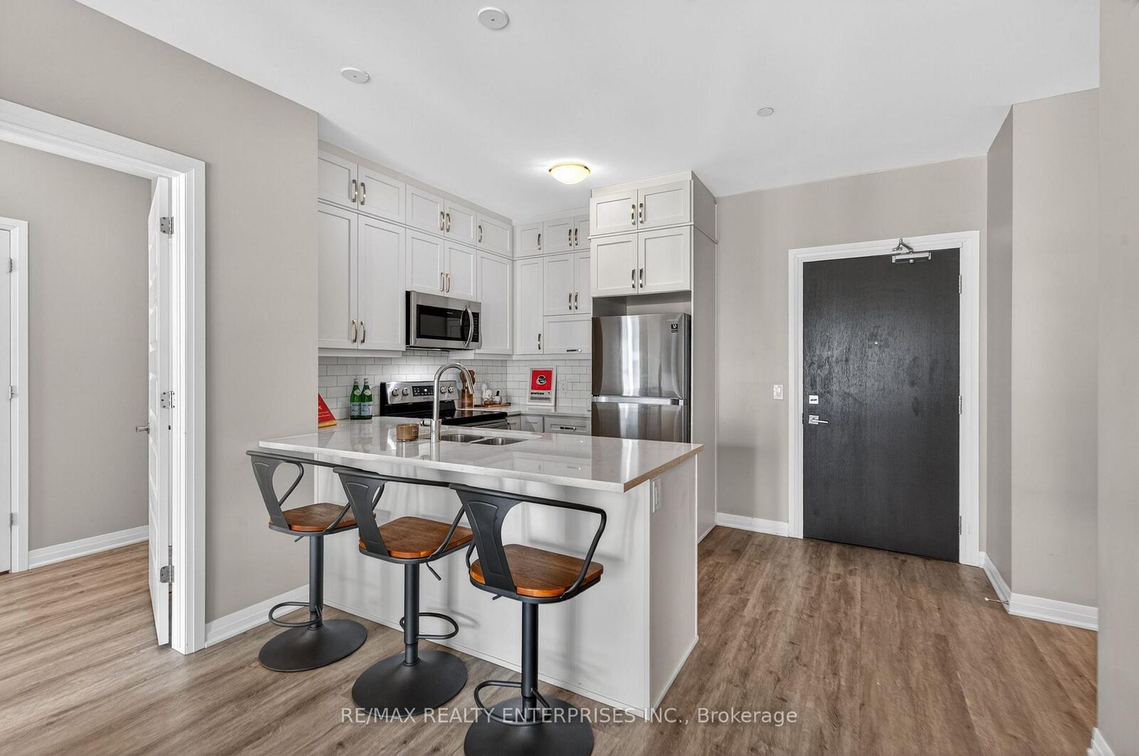 Property Photo: 102 Grovewood Common 510 ON L9H 0X2