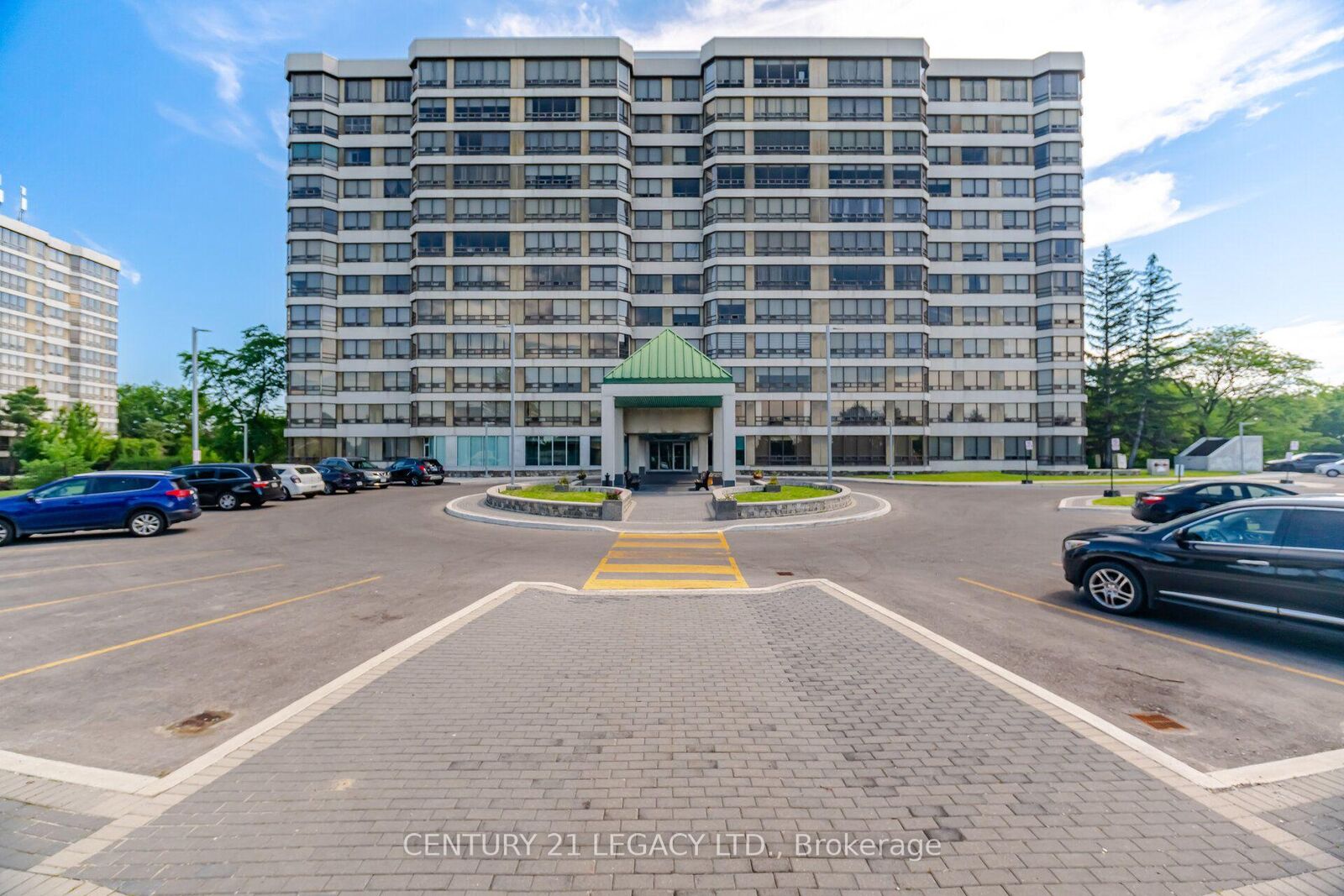 Property Photo:  320 Mill Street S 1201  ON L6Y 3V2 