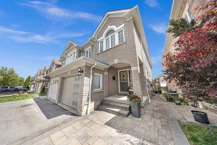 Property Photo: 25 Jonesridge Drive ON L1T 4Z6