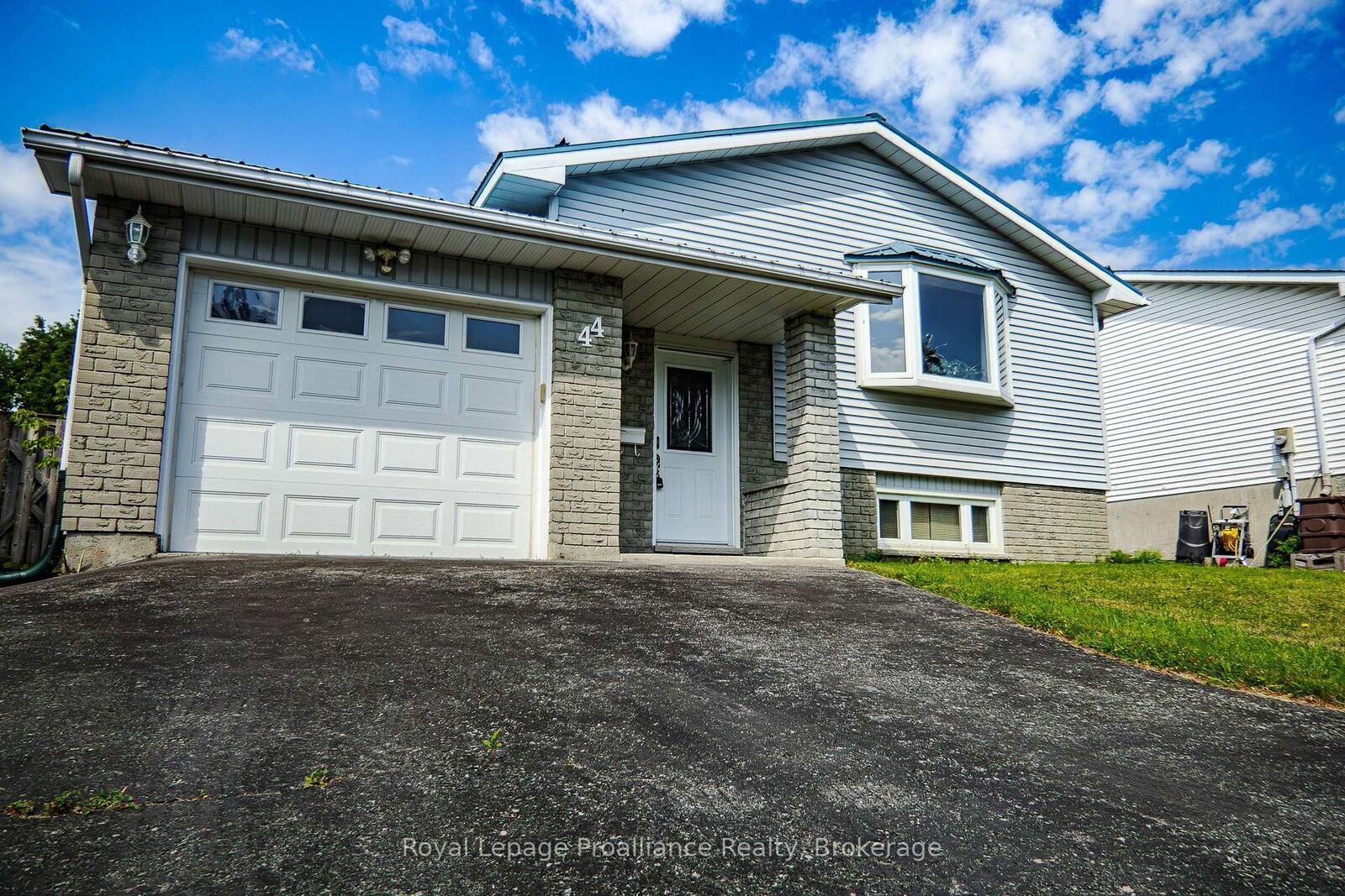 Property Photo: 44 Ireland Drive ON K8V 5X3